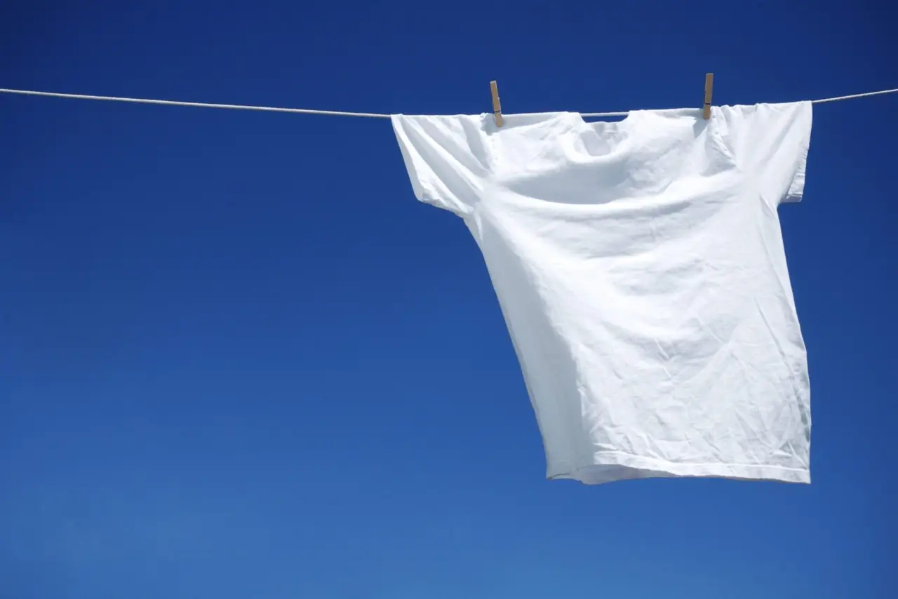 Il trucco per avere un bucato bianco senza candeggina