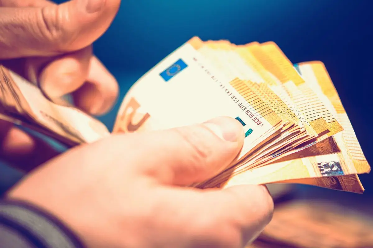 Guadagnare scrivendo libri online: ecco quanto